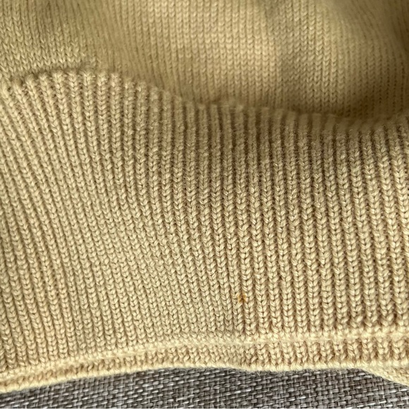 Brand new Vintage men's 100% wool v-neck sweater - Picture 9 of 9